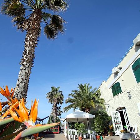 סנטו סטפנו אל מארה Albergo Ristorante Lucciola מראה חיצוני תמונה