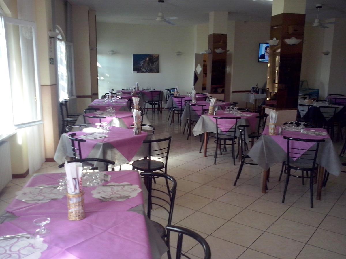 סנטו סטפנו אל מארה Albergo Ristorante Lucciola מראה חיצוני תמונה