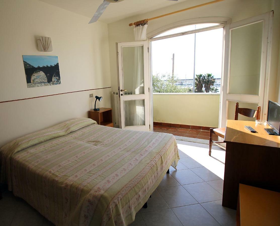 סנטו סטפנו אל מארה Albergo Ristorante Lucciola מראה חיצוני תמונה